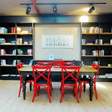 公寓式酒店 阿金套房酒店 4*