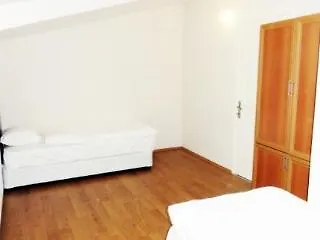 Akin 4*